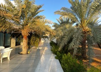 استراحة بصالة جلوس ومسبح 
