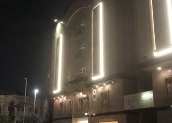 شقة بغرفتين نوم وصالة بدخول ذاتي