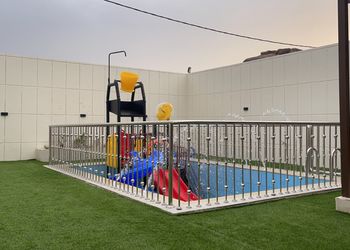 شاليه بجاكوزي ومسبح وألعاب مائية