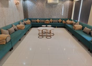 شاليه بجلسة خارجية ومسبح