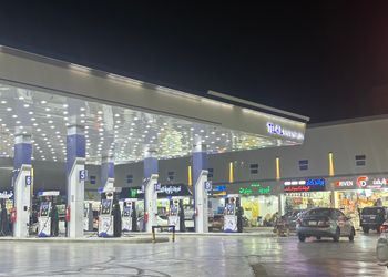 شقة بصالة جلوس وغرفة نوم 