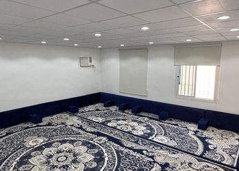 شاليه بجلسة خارجية ومسبح 