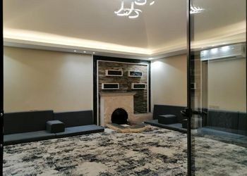 استراحة بمسطح اخضر وجلسه خارجيه