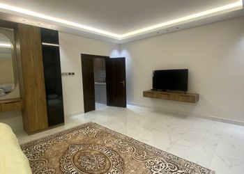 استديو بسرير ماستر وأثاث مريح 