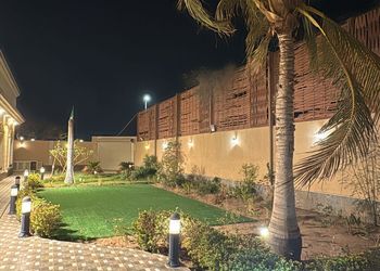 استراحة بمجلس وفناء خارجي 