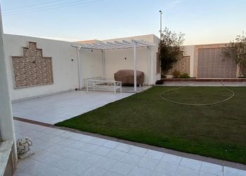 شالية بمجلس مطل على المسبح 