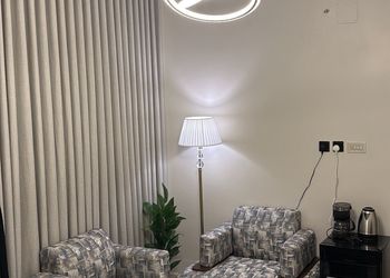 استديو بسرير ماستر وجلسة جانبية 