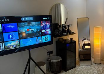 استديو بسرير ماستر وجلسة جانبية