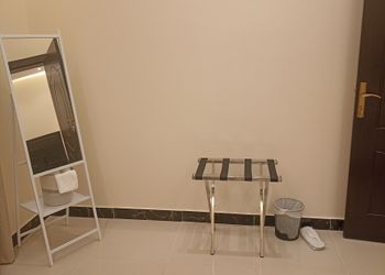 شقة  بصالة جلوس وغرفة نوم