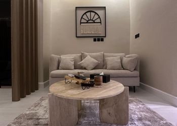 استديو هادئ بدخول ذاتي 