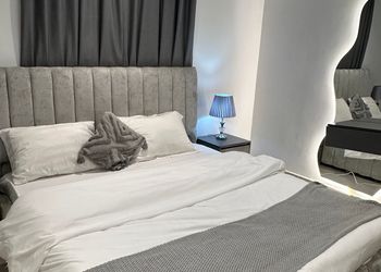 استديو هادئ بسرير ماستر 