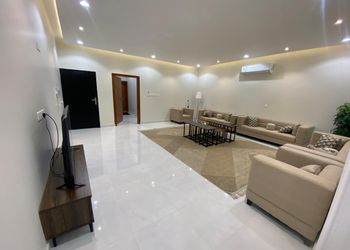 شقة بغرفة معيشة وغرفتين نوم 