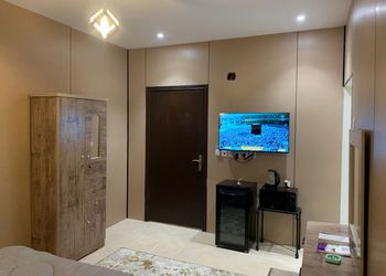 استديو بسرير ماستر وأثاث مريح 