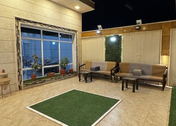 شقة بجلسة خارجية وغرفتين نوم
