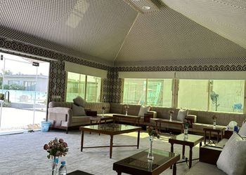 استراحة بمسطح اخضر ومجالس