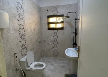 استديو بأثاث مريح وبسيط 