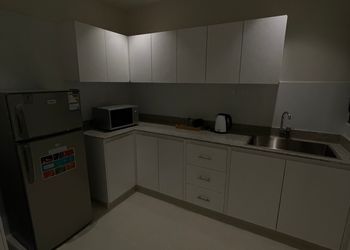 شقة بدخول ذاتي وتصميم هادئ