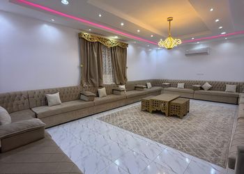 استراحة بمسطح اخضر ومجلسين