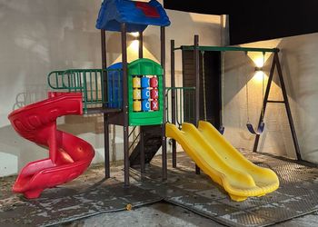 شاليه بمجلس وجلسة خارجية 