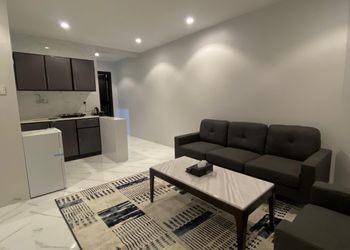 استديو بسرير ماستر 