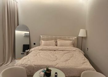 استديو هادئ بسرير ماستر 