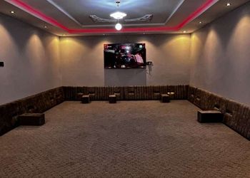 استراحة بمسطح اخضر ومجالس