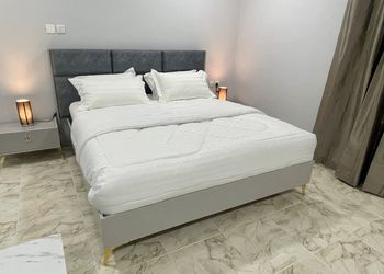 استديو هادئ بدخول ذاتي 