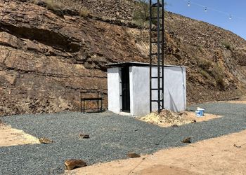 مخيم بجلسة خارجية وأجواء ممتعة