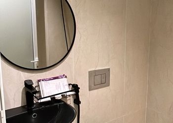 استديو بسرير ماستر وجلسة جانبية 