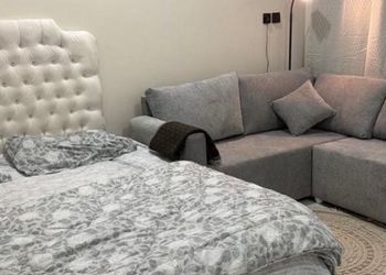 استديو بسرير ماستر وجلسة جانبية