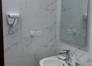 شقه فندقيه بصاله وغرفة نوم انيقة