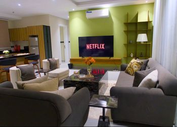  شقة بغرفتين نوم وصالة سينما