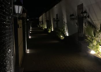 شالية بمجلس مطل على المسبح 
