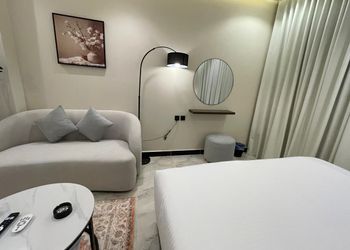 استديو بسرير ماستر