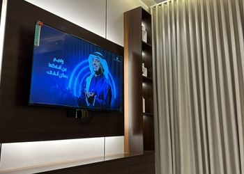 استديو بسرير ماستر وجلسة جانبية