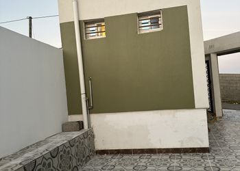 شاليه بصالة و جلسة بإطلالة مميزة