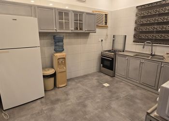 استراحة بمسبح خارجي بحاجز