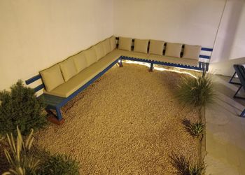 شالية بمسبح على الطراز اليوناني