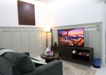 استديو بسرير ماستر وجلسه جانبيه