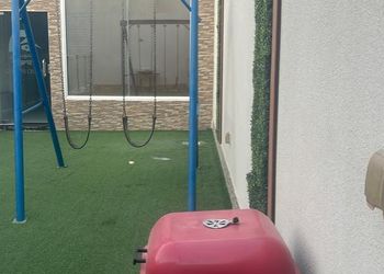 شاليه بمسبح وألعاب مائية