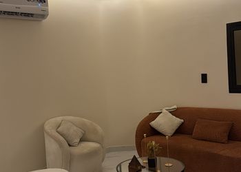 استديو بسرير ماستر وجلسة مريحة 