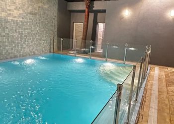 شالية بمجلس مطل على الحديقة .