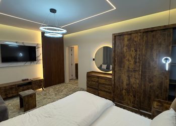 استديو بأثاث مريح وبسيط 