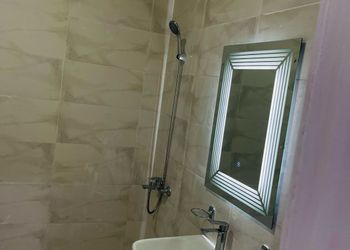 استديو بأثاث مريح وبسيط 