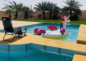استراحة بجلسة خارجية ومجالس واسعة
