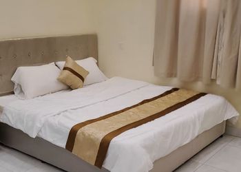شقة بغرفتين نوم وصالة مريحة 