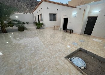استراحة قسمين بمسبح خارجي