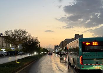 شقة بغرفتين نوم وأثاث مريح