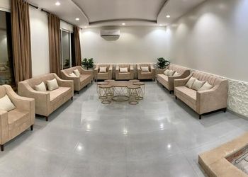 شاليه بمسطح اخضر