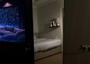 استديو بسرير ماستر وجلسة جانبية 